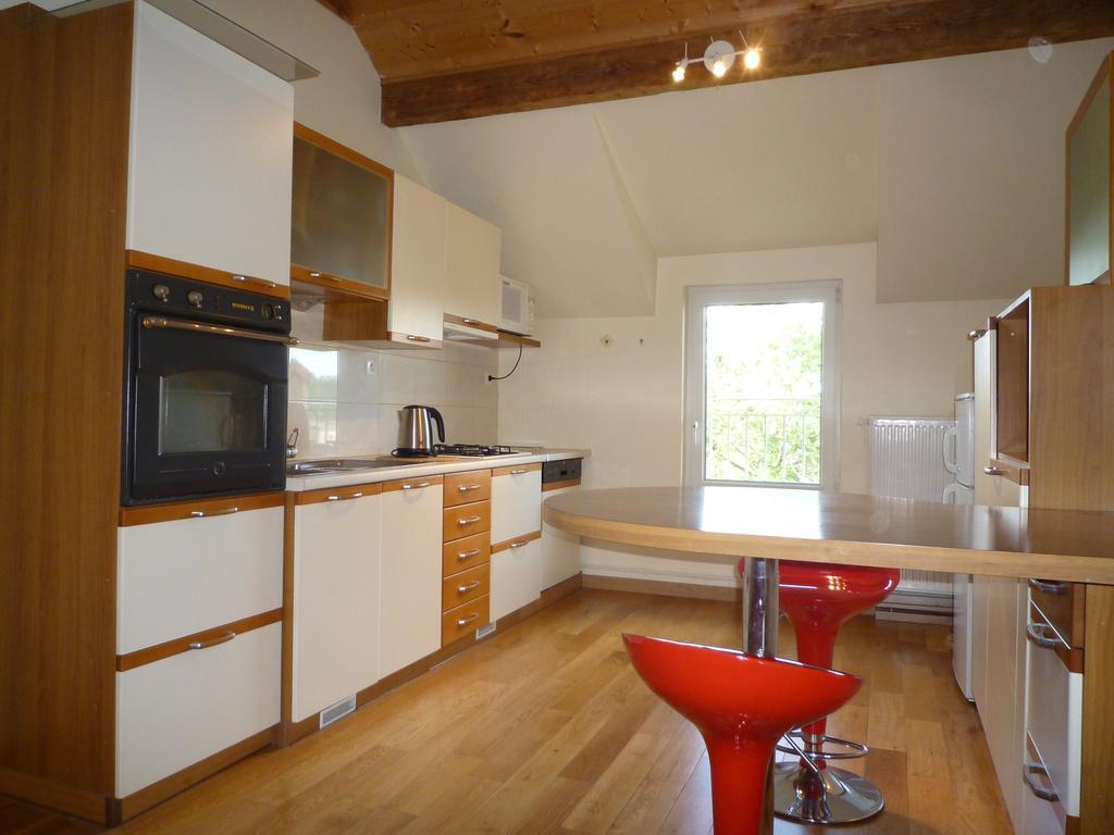 Ferienwohnung Les Mirabelles Metz Zimmer foto