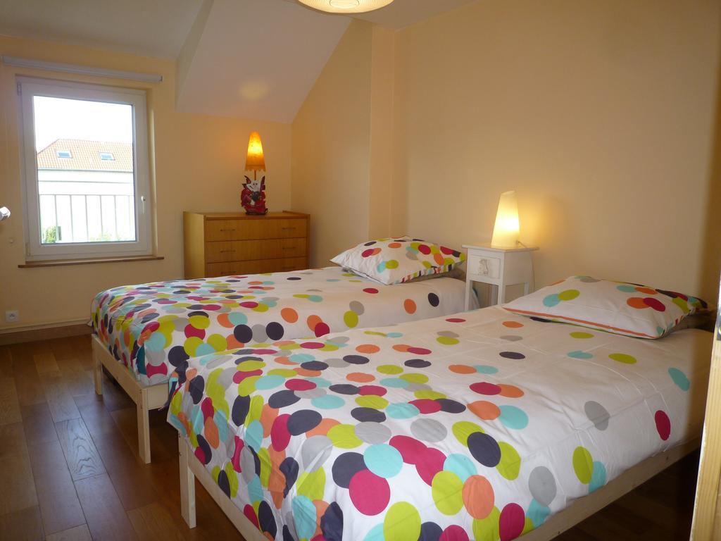 Ferienwohnung Les Mirabelles Metz Zimmer foto