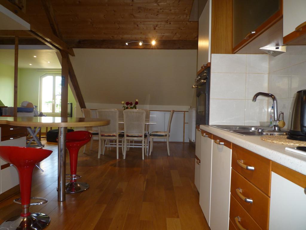 Ferienwohnung Les Mirabelles Metz Zimmer foto